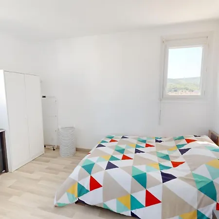85 M2 Lumineux 4 * Clermont-Ferrand